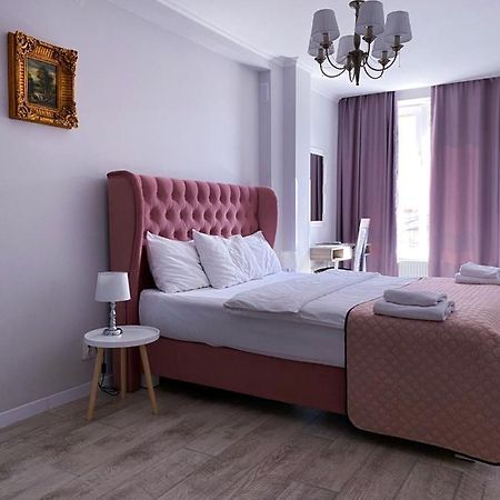 Opera Center Hotel & Apartments ลวีฟ ภายนอก รูปภาพ