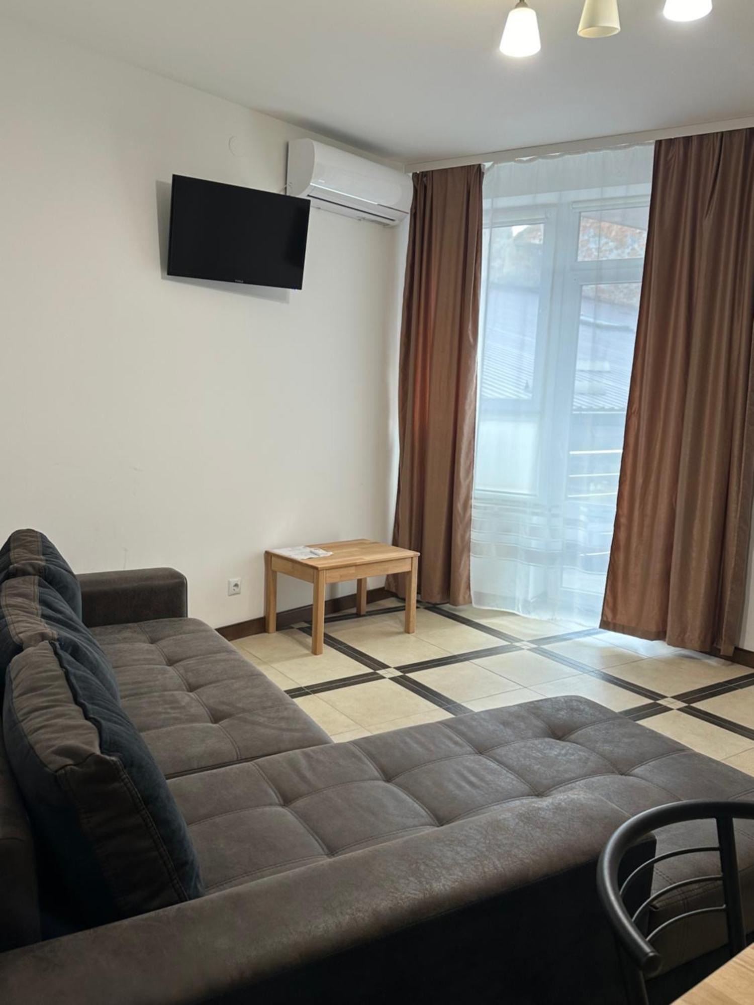 Opera Center Hotel & Apartments ลวีฟ ภายนอก รูปภาพ