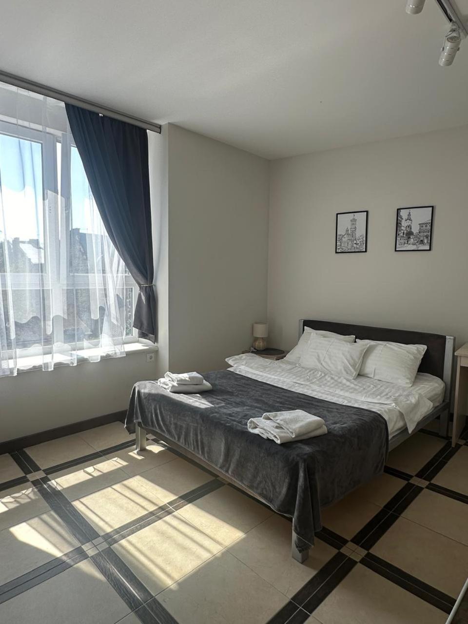Opera Center Hotel & Apartments ลวีฟ ภายนอก รูปภาพ